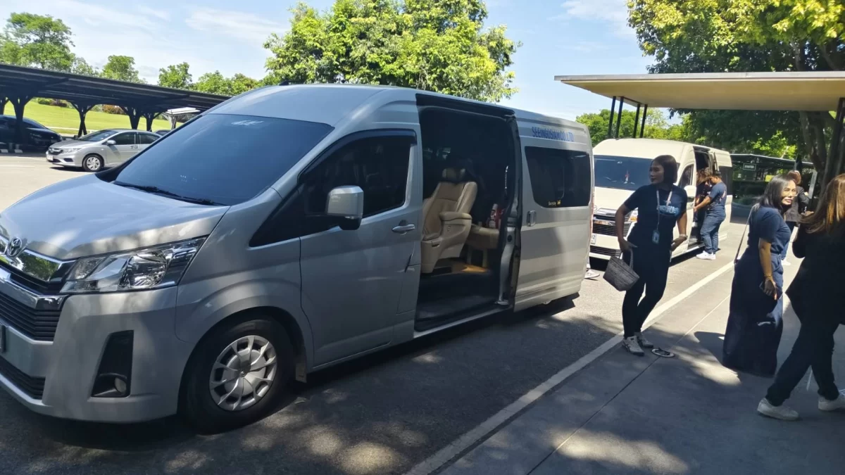 เช่ารถตู้พร้อมคนขับบางบัวทอง