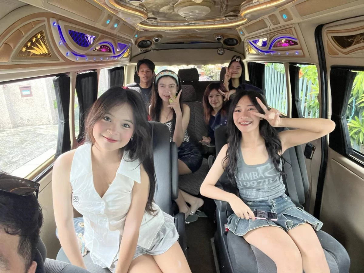 เช่ารถตู้พร้อมคนขับลาดกระบัง