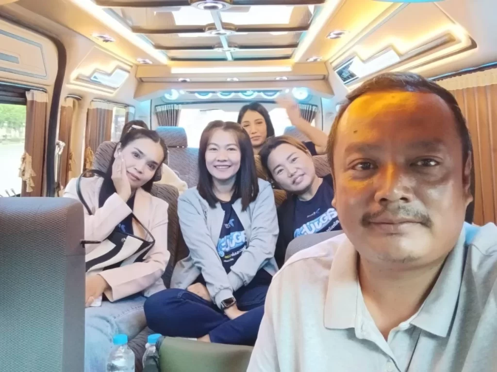 เช่ารถตู้พร้อมคนขับกิ่งแก้ว