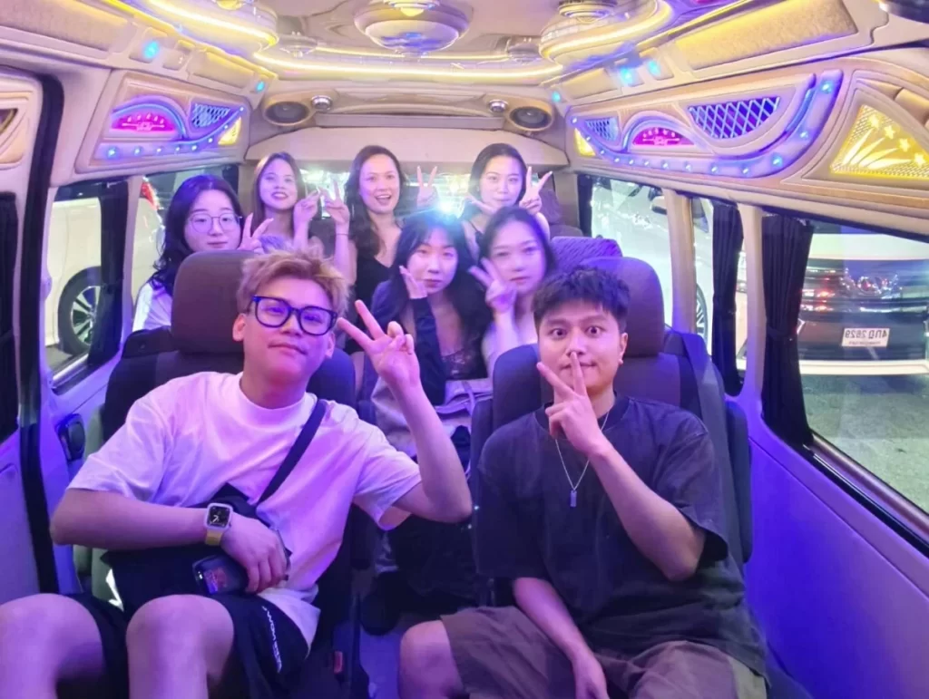 เช่ารถตู้พร้อมคนขับไทรน้อย