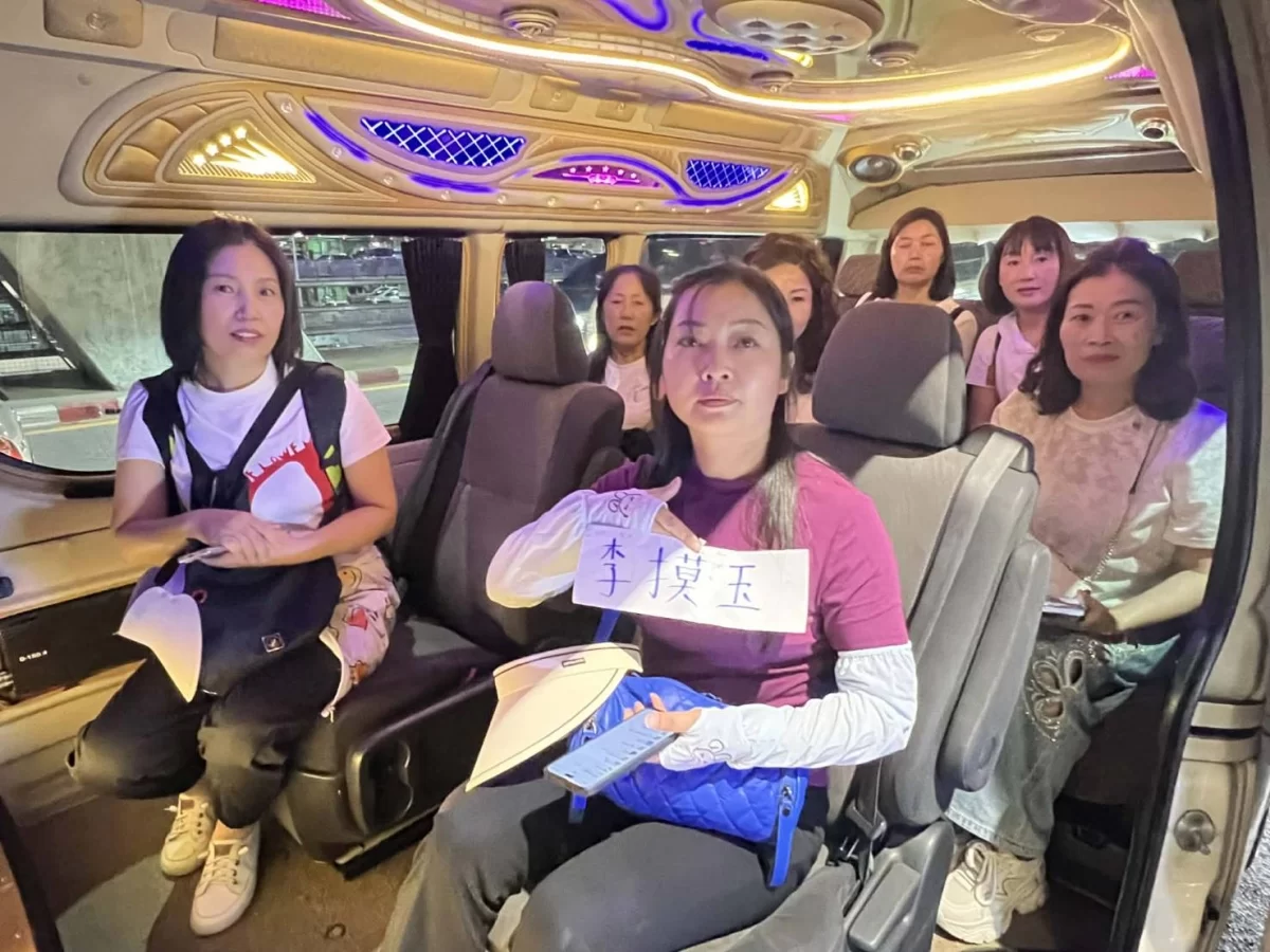 เช่ารถตู้พร้อมคนขับรามคำแหง