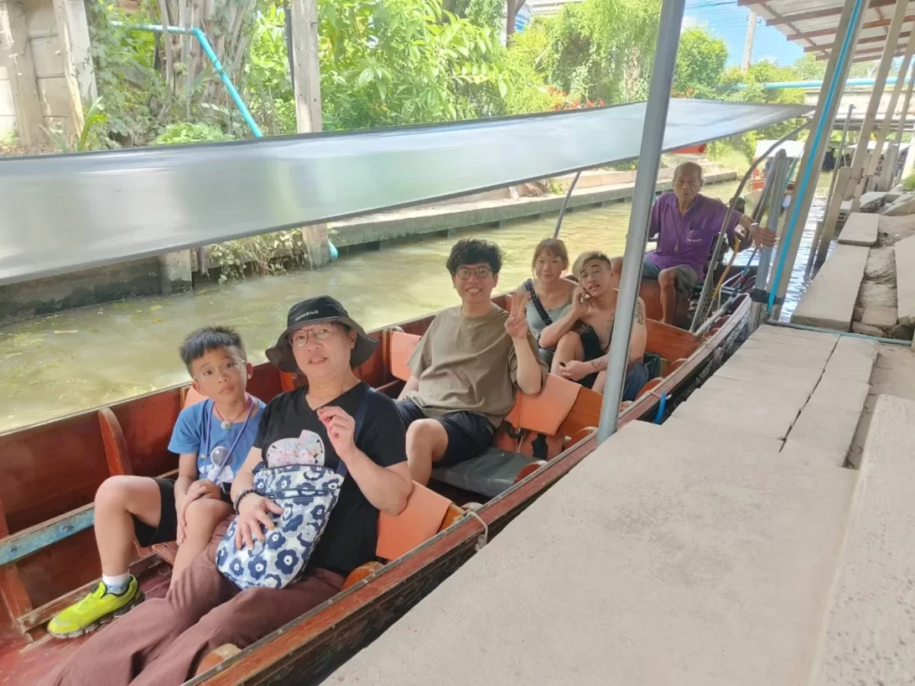 เช่ารถตู้พร้อมคนขับพญาไท