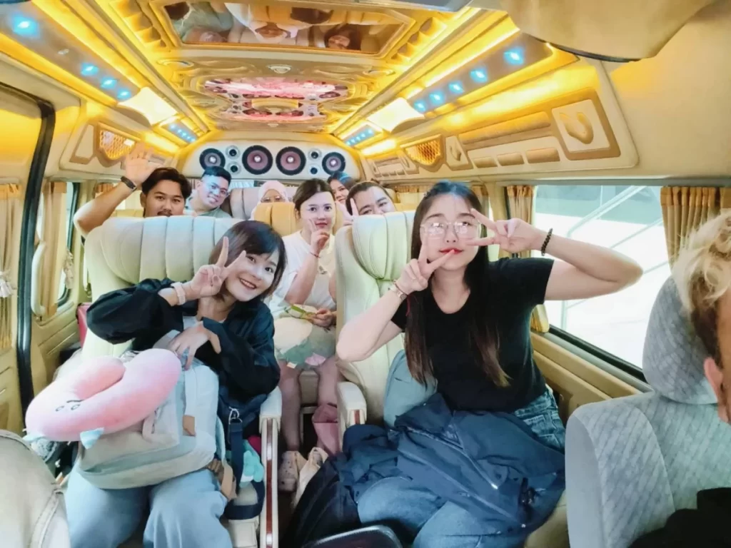 เช่ารถตู้พร้อมคนขับรัตนาธิเบศร์