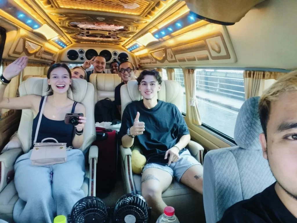 เช่ารถตู้พร้อมคนขับเอกมัย